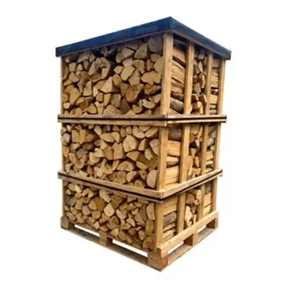 Palette de bois de chauffage prête pour le jardin